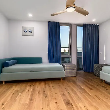 Elija Penthouse With Sea View & Terrace - Near - Free Parking *