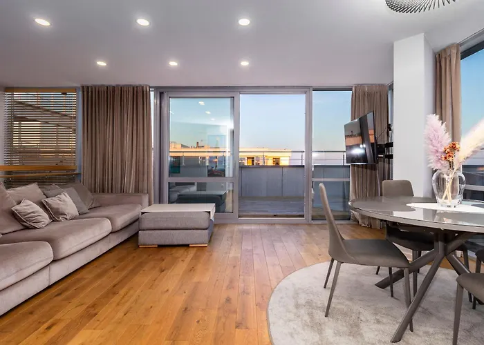 Elija Penthouse With Sea View & Terrace - Near - Free Parking דירה *